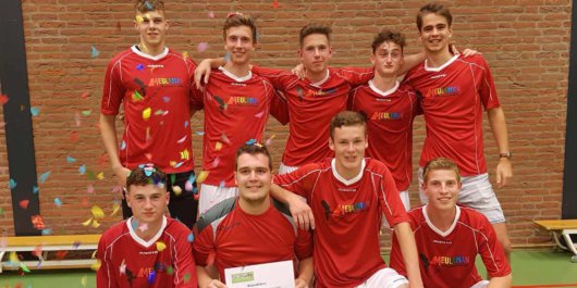 Zaalvoetbalseizoen Ouddorp feestelijk afgesloten